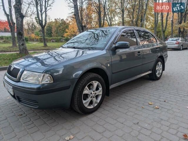 Шкода Октавия 2004 в Львове на Automoto.ua Серый Шкода Октавия, объемом двигателя 1.6 л и пробегом 210 тыс. км за 4700 $, фото 6 на Automoto.ua