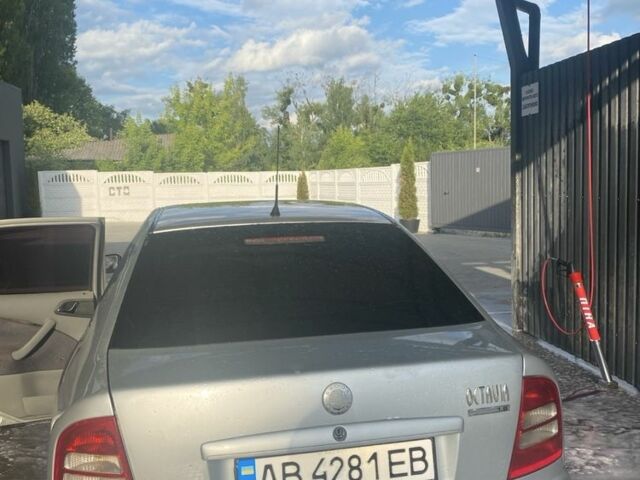 Серый Шкода Октавия, объемом двигателя 1.6 л и пробегом 290 тыс. км за 3900 $, фото 3 на Automoto.ua