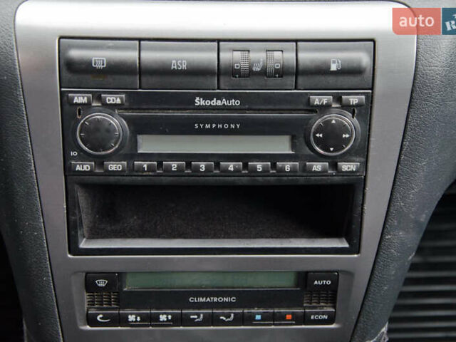 Серый Шкода Октавия, объемом двигателя 1.6 л и пробегом 250 тыс. км за 5600 $, фото 27 на Automoto.ua