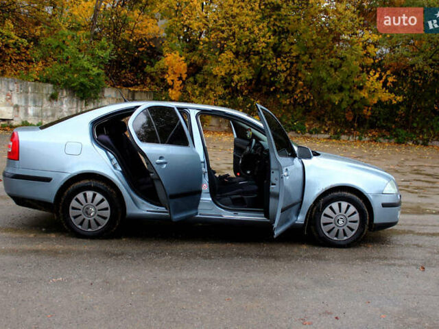 Шкода Октавия 2004 в Кременце на Automoto.ua Серый Шкода Октавия, объемом двигателя 1.97 л и пробегом 320 тыс. км за 5250 $, фото 20 на Automoto.ua
