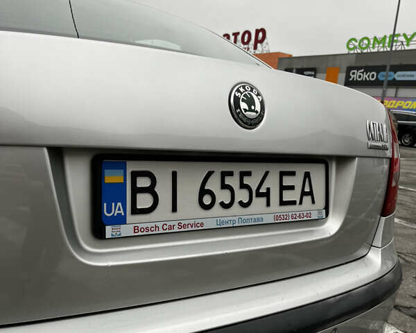 Серый Шкода Октавия, объемом двигателя 1.6 л и пробегом 296 тыс. км за 6000 $, фото 3 на Automoto.ua