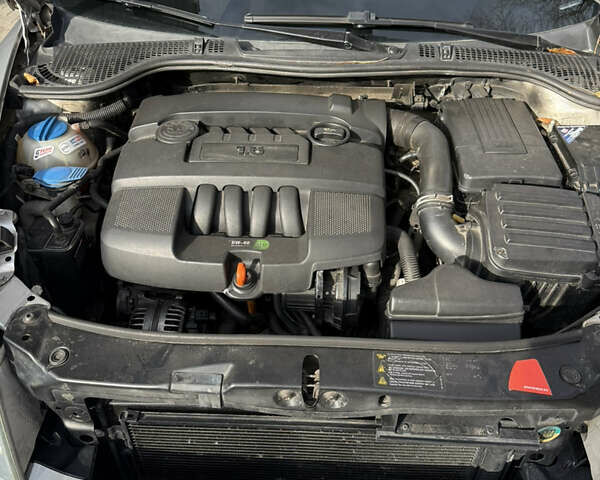 Сірий Шкода Октавія, об'ємом двигуна 1.6 л та пробігом 257 тис. км за 5550 $, фото 9 на Automoto.ua