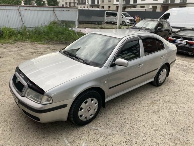 Сірий Шкода Октавія, об'ємом двигуна 1.6 л та пробігом 300 тис. км за 4000 $, фото 1 на Automoto.ua