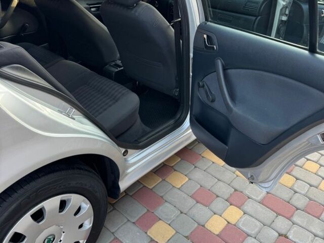 Серый Шкода Октавия, объемом двигателя 1.6 л и пробегом 160 тыс. км за 6000 $, фото 7 на Automoto.ua