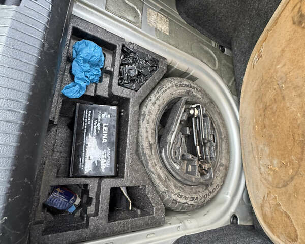 Шкода Октавия 2004 в Одессе на Automoto.ua Серый Шкода Октавия, объемом двигателя 1.6 л и пробегом 249 тыс. км за 4000 $, фото 6 на Automoto.ua