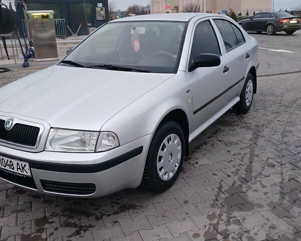 Сірий Шкода Октавія, об'ємом двигуна 1.6 л та пробігом 200 тис. км за 4500 $, фото 5 на Automoto.ua