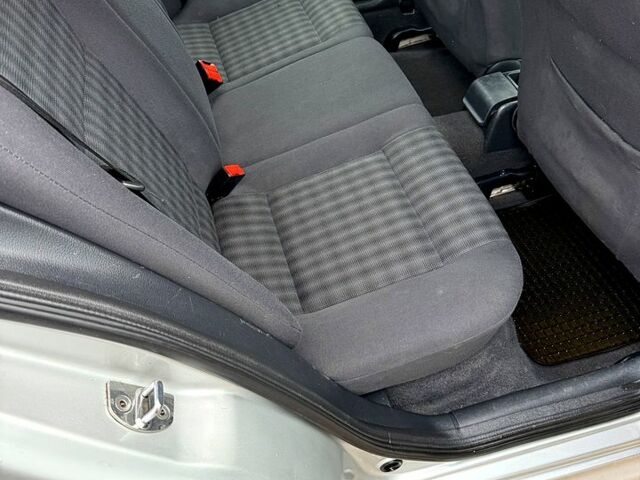 Сірий Шкода Октавія, об'ємом двигуна 1.6 л та пробігом 250 тис. км за 5500 $, фото 8 на Automoto.ua