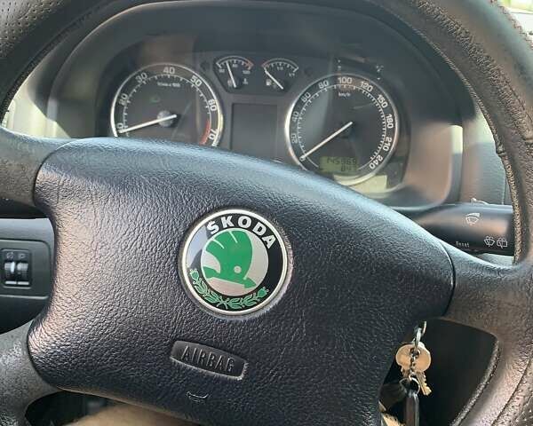 Серый Шкода Октавия, объемом двигателя 1.6 л и пробегом 145 тыс. км за 4800 $, фото 5 на Automoto.ua