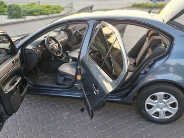 Серый Шкода Октавия, объемом двигателя 1.6 л и пробегом 226 тыс. км за 5000 $, фото 3 на Automoto.ua