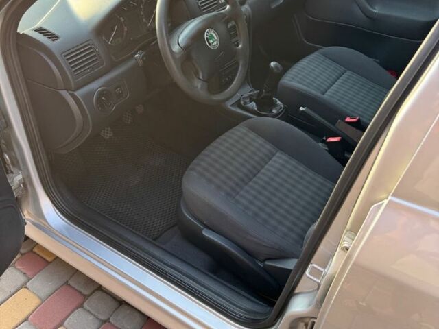 Серый Шкода Октавия, объемом двигателя 1.6 л и пробегом 160 тыс. км за 6000 $, фото 13 на Automoto.ua