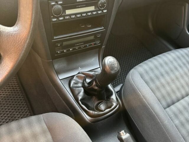 Серый Шкода Октавия, объемом двигателя 1.6 л и пробегом 160 тыс. км за 6000 $, фото 12 на Automoto.ua