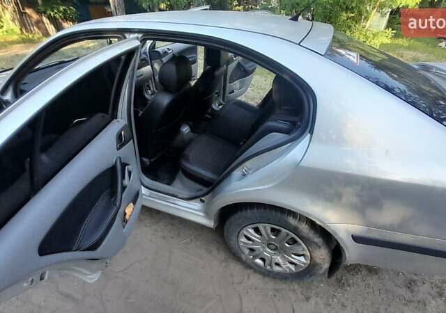 Сірий Шкода Октавія, об'ємом двигуна 1.6 л та пробігом 285 тис. км за 4500 $, фото 9 на Automoto.ua