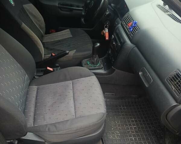 Серый Шкода Октавия, объемом двигателя 1.6 л и пробегом 234 тыс. км за 4500 $, фото 5 на Automoto.ua