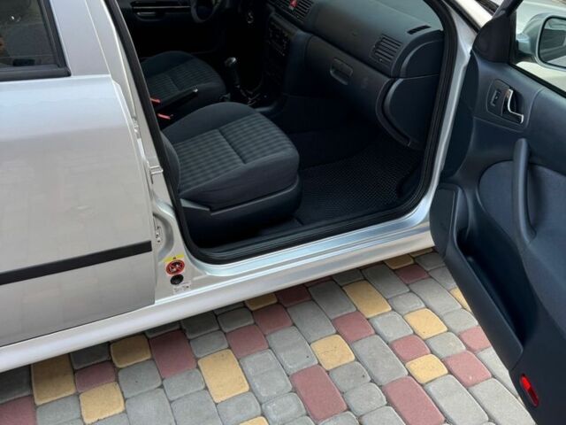 Серый Шкода Октавия, объемом двигателя 1.6 л и пробегом 160 тыс. км за 6000 $, фото 10 на Automoto.ua