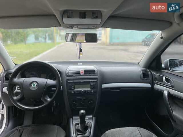 Сірий Шкода Октавія, об'ємом двигуна 1.6 л та пробігом 350 тис. км за 3999 $, фото 7 на Automoto.ua