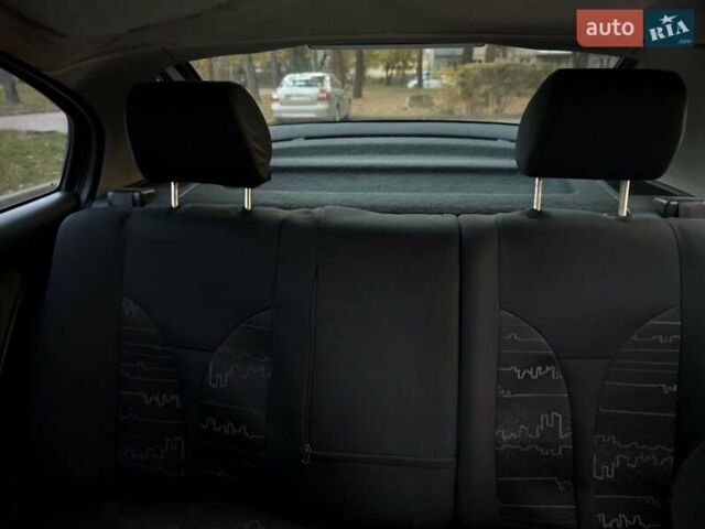 Шкода Октавия 2004 в Львове на Automoto.ua Серый Шкода Октавия, объемом двигателя 1.6 л и пробегом 210 тыс. км за 4700 $, фото 8 на Automoto.ua