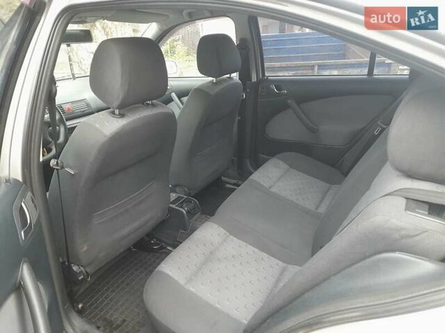 Серый Шкода Октавия, объемом двигателя 1.6 л и пробегом 325 тыс. км за 4500 $, фото 6 на Automoto.ua