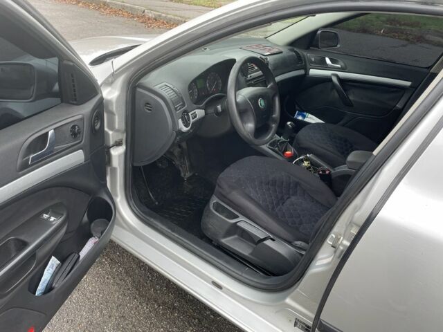 Серый Шкода Октавия, объемом двигателя 1.6 л и пробегом 277 тыс. км за 5500 $, фото 7 на Automoto.ua