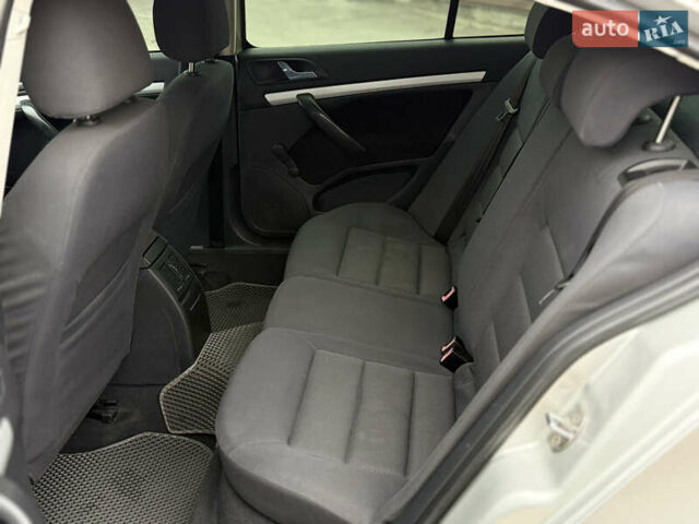 Серый Шкода Октавия, объемом двигателя 1.6 л и пробегом 180 тыс. км за 5000 $, фото 8 на Automoto.ua