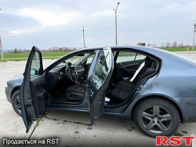 Серый Шкода Октавия, объемом двигателя 1.6 л и пробегом 206 тыс. км за 5600 $, фото 4 на Automoto.ua