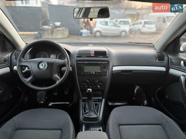 Серый Шкода Октавия, объемом двигателя 1.6 л и пробегом 250 тыс. км за 4300 $, фото 43 на Automoto.ua