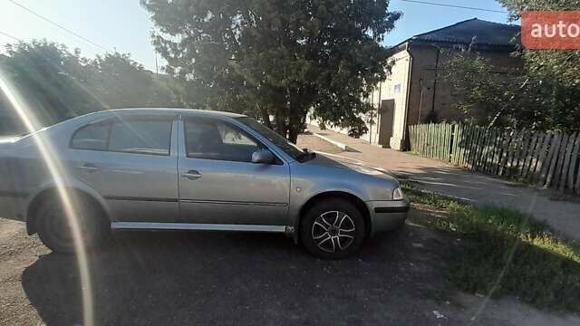 Серый Шкода Октавия, объемом двигателя 1.6 л и пробегом 300 тыс. км за 5100 $, фото 2 на Automoto.ua
