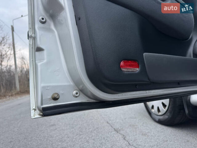 Серый Шкода Октавия, объемом двигателя 1.6 л и пробегом 267 тыс. км за 4700 $, фото 17 на Automoto.ua