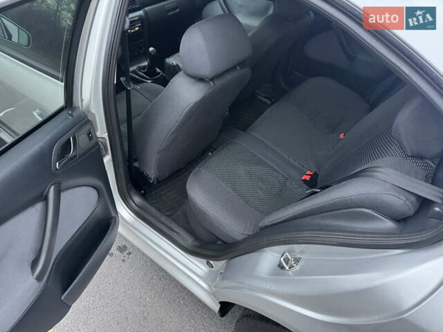 Серый Шкода Октавия, объемом двигателя 1.6 л и пробегом 267 тыс. км за 4700 $, фото 7 на Automoto.ua