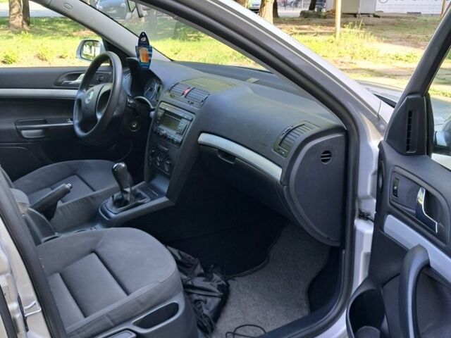 Серый Шкода Октавия, объемом двигателя 1.6 л и пробегом 178 тыс. км за 5950 $, фото 12 на Automoto.ua