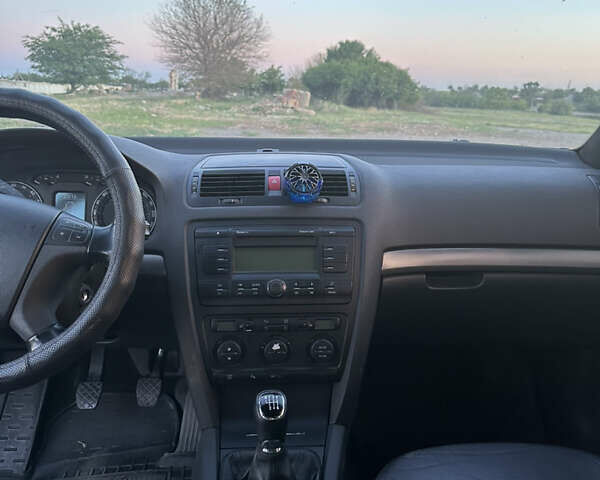 Сірий Шкода Октавія, об'ємом двигуна 2 л та пробігом 335 тис. км за 6300 $, фото 8 на Automoto.ua