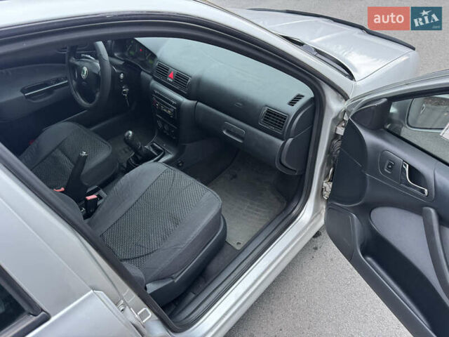 Серый Шкода Октавия, объемом двигателя 1.6 л и пробегом 267 тыс. км за 4700 $, фото 11 на Automoto.ua