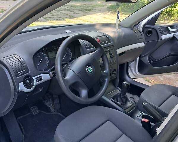 Серый Шкода Октавия, объемом двигателя 1.6 л и пробегом 178 тыс. км за 6150 $, фото 13 на Automoto.ua