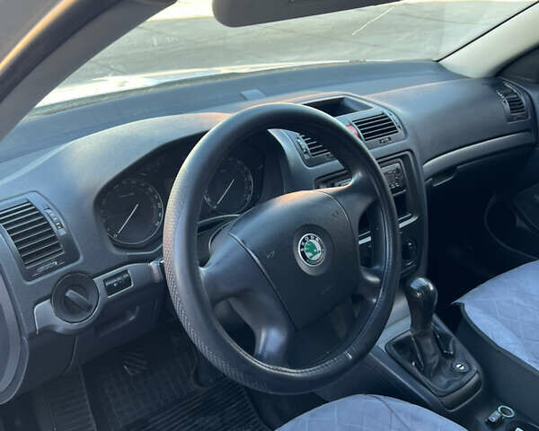 Серый Шкода Октавия, объемом двигателя 1.6 л и пробегом 200 тыс. км за 3999 $, фото 8 на Automoto.ua