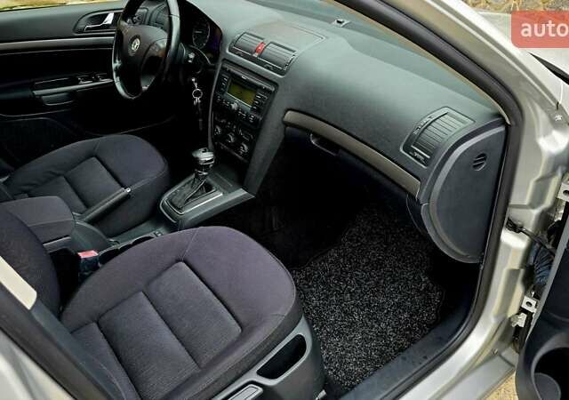 Шкода Октавия 2005 в Полтаве на Automoto.ua Серый Шкода Октавия, объемом двигателя 1.6 л и пробегом 122 тыс. км за 7999 $, фото 51 на Automoto.ua