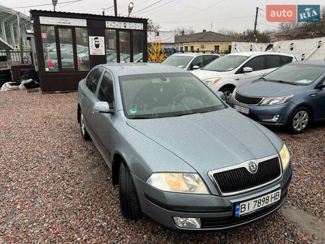 Серый Шкода Октавия, объемом двигателя 1.6 л и пробегом 220 тыс. км за 5950 $, фото 1 на Automoto.ua