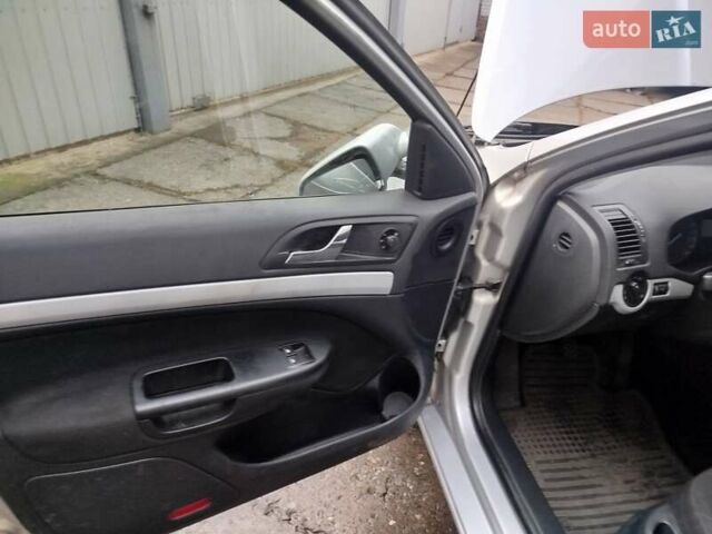 Сірий Шкода Октавія, об'ємом двигуна 1.6 л та пробігом 250 тис. км за 1800 $, фото 11 на Automoto.ua
