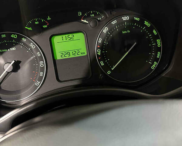 Серый Шкода Октавия, объемом двигателя 1.6 л и пробегом 229 тыс. км за 6300 $, фото 8 на Automoto.ua