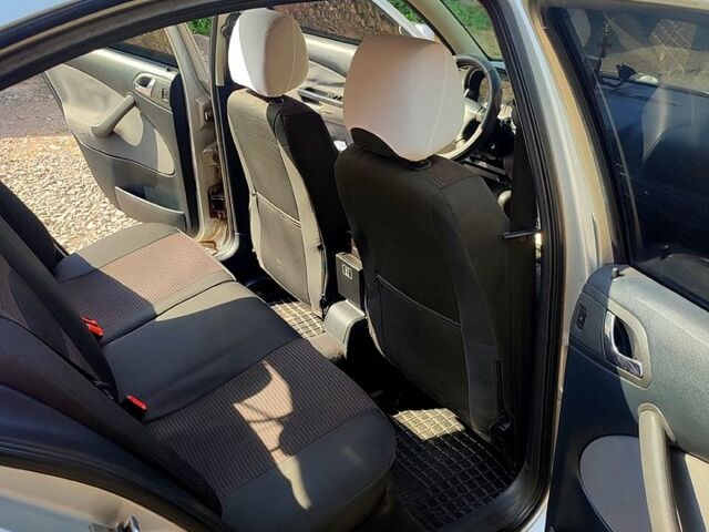 Серый Шкода Октавия, объемом двигателя 1.6 л и пробегом 428 тыс. км за 5000 $, фото 4 на Automoto.ua