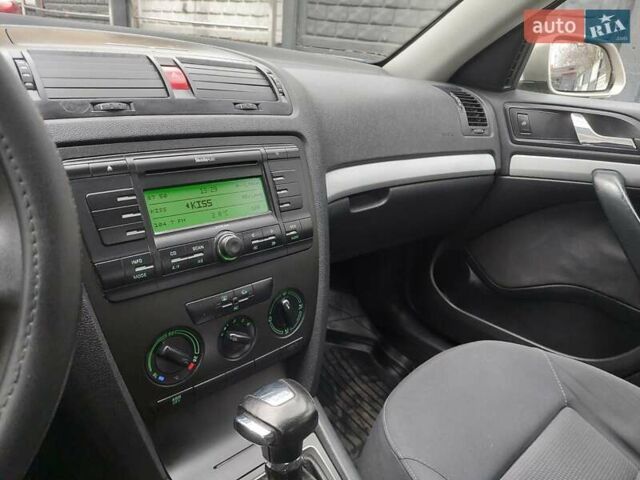 Сірий Шкода Октавія, об'ємом двигуна 1.9 л та пробігом 295 тис. км за 5700 $, фото 19 на Automoto.ua