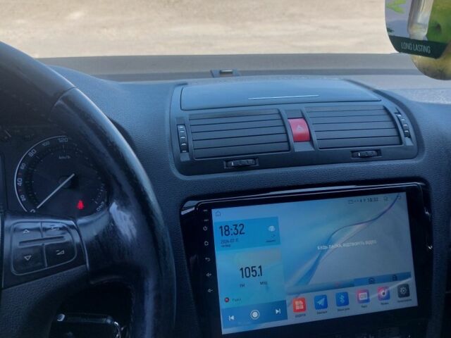 Сірий Шкода Октавія, об'ємом двигуна 2 л та пробігом 305 тис. км за 6300 $, фото 6 на Automoto.ua