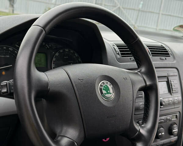 Серый Шкода Октавия, объемом двигателя 1.6 л и пробегом 220 тыс. км за 6350 $, фото 31 на Automoto.ua