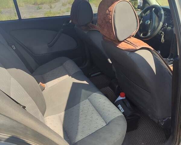 Серый Шкода Октавия, объемом двигателя 1.6 л и пробегом 220 тыс. км за 4000 $, фото 2 на Automoto.ua