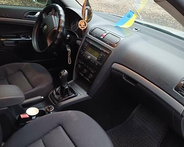 Сірий Шкода Октавія, об'ємом двигуна 1.6 л та пробігом 307 тис. км за 5200 $, фото 5 на Automoto.ua