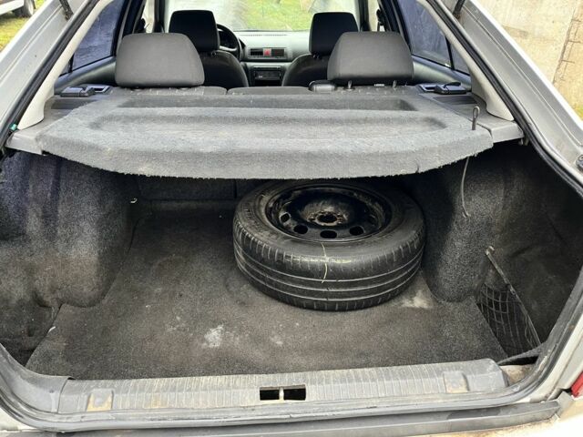 Серый Шкода Октавия, объемом двигателя 1.6 л и пробегом 247 тыс. км за 3400 $, фото 4 на Automoto.ua