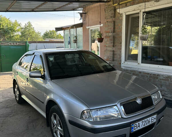 Сірий Шкода Октавія, об'ємом двигуна 2 л та пробігом 240 тис. км за 6000 $, фото 1 на Automoto.ua