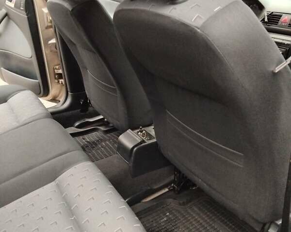 Сірий Шкода Октавія, об'ємом двигуна 1.6 л та пробігом 276 тис. км за 5100 $, фото 22 на Automoto.ua