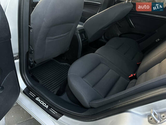 Сірий Шкода Октавія, об'ємом двигуна 1.6 л та пробігом 281 тис. км за 5500 $, фото 24 на Automoto.ua
