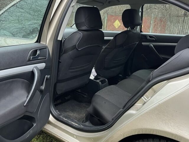 Сірий Шкода Октавія, об'ємом двигуна 1.6 л та пробігом 260 тис. км за 3999 $, фото 4 на Automoto.ua