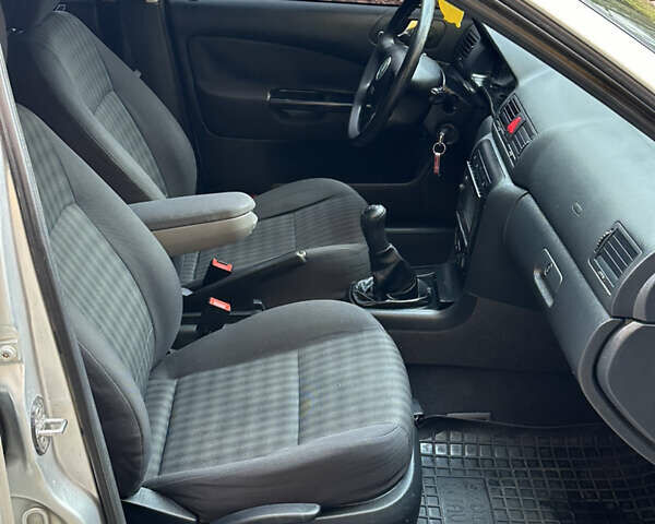 Серый Шкода Октавия, объемом двигателя 1.6 л и пробегом 215 тыс. км за 4550 $, фото 21 на Automoto.ua