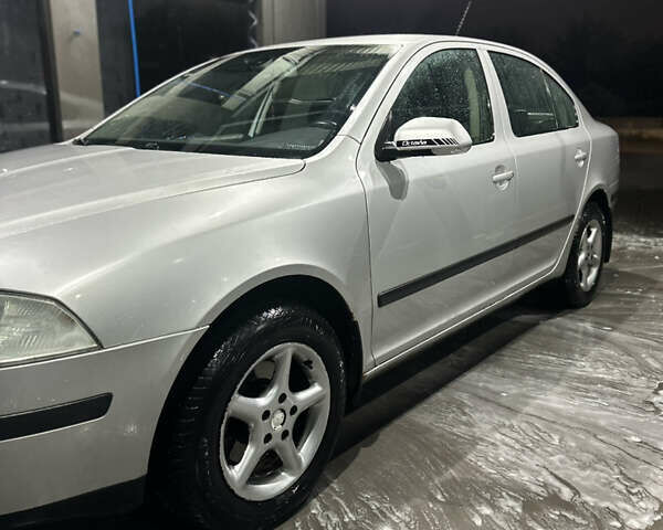 Сірий Шкода Октавія, об'ємом двигуна 1.6 л та пробігом 207 тис. км за 5500 $, фото 4 на Automoto.ua